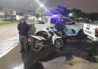 ABANDONÓ UNA MOTO ROBADA AL VER A LOS POLICÍAS E
