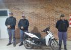ABANDONÓ SU MOTOCICLETA AL VER A LA POLICÍA