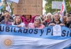 LOS JUBILADOS REALIZARON LA PRIMERA MARCHA DEL AÑO FRENTE AL CONGRESO