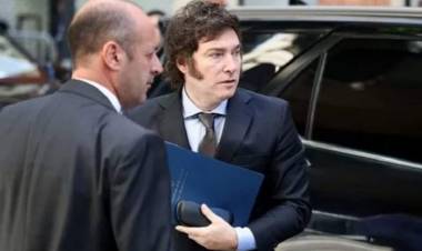 EL PRESIDENTE REALIZÓ DECLARACIONES JUNTO A SU PAREJA A LOS ASISTENTES DE LA OBRA "FÁTIMA 100%" 