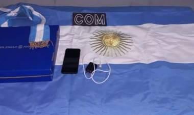 VILLA ÁNGELA: SE ESTABA ROBANDO UNA BANDERA DE CEREMONIA Y UN CELULAR 