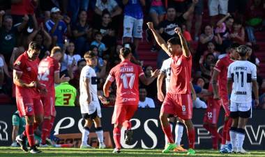 ARGENTINOS VENCIÓ A GIMNASIA Y ES PUNTERO DE LA ZONA A