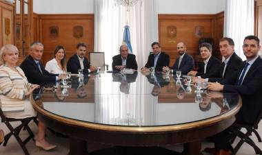 LOS GUARDAESPALDAS DE JAVIER MILEI: EL PRO BUSCA BLINDAR EL MEGADNU