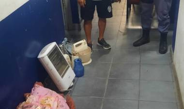 VECINOS DEMORARON A UN JOVEN QUE INTENTABA SUSTRAER ELEMENTOS DE UNA VIVIENDA