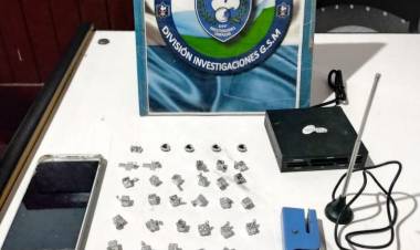 INTENTÓ HUIR DE LA POLICÍA: TENÍA VARIOS OBJETOS DE DUDOSA PROCEDENCIA 