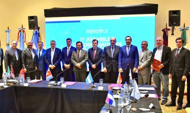 LEANDRO ZDERO PARTICIPÓ DE LA 19° ASAMBLEA DE GOBERNADORES DEL NORTE GRANDE EN SALTA 