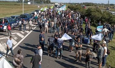 DERRUMBE DE LA ECONOMÍA EN DOS MESES DE GOBIERNO DE MILEI