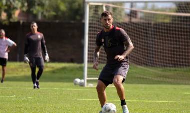 DIEGO FLORES EVALÚA RENDIMIENTOS PENSANDO EN CHACO FOR EVER: ¿CUÁL SERÍA EL "11" TITULAR?