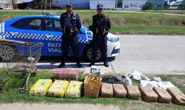 DETIENEN A DOS HOMBRES CON MERCADERÍA ROBADA, UNO DE ELLOS TENIA PEDIDO DE APREHENSIÓN 