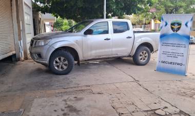 AGENTES VIALES RECUPERAN CAMIONETA ROBADA EN BUENOS AIRES 