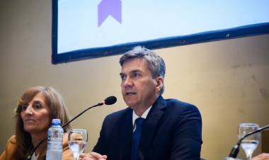 EL GOBERNADOR ZDERO ENCABEZÓ EL CIERRE DE LA CUMBRE CHAQUEÑA DE CIENCIA, TECNOLOGÍA E INNOVACIÓN