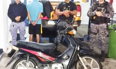 EFECTIVOS DETUVIERON A UN JOVEN QUE HABÍA ROBADO UNA MOTO 