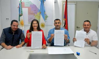 EL INSTITUTO DEL DEPORTE CHAQUEÑO FIRMÓ CONVENIOS CON LOS MUNICIPIOS DE SANTA SYLVINA Y COTE LAI 