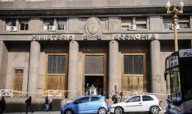 SUBE LA DEUDA EN PESOS