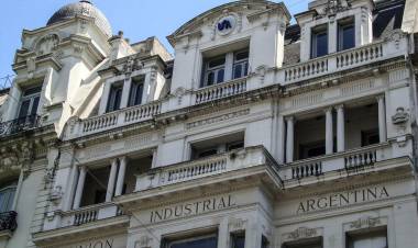 LA DOBLE MORTAL DE LA UNIÓN INDUSTRIAL 