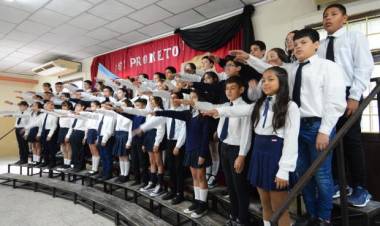 ESTUDIANTES CHAQUEÑOS PROMETEN LEALTAD A LA CONSTITUCIÓN 