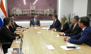 EL GOBERNADOR ZDERO SE REUNIÓ CON EL PRESIDENTE DE PARAGUAY, SANTIAGO PEÑA, Y AVANZARON EN PROYECTOS CONJUNTOS