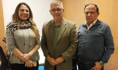 GESTIONES ANTE RECURSOS HÍDRICOS DE NACIÓN Y LA COREBE PARA FINANCIAR OBRAS EN EL CHACO