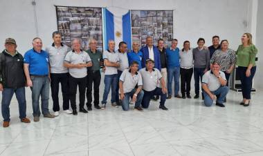 VILLA ÁNGELA: ACTO EN CONMEMORACIÓN DEL "DÍA DE LA AFIRMACIÓN DE LOS DERECHOS ARGENTINOS SOBRE LAS ISLAS MALVINAS Y ESPACIOS MARÍTIMOS CIRCUNDANTES"