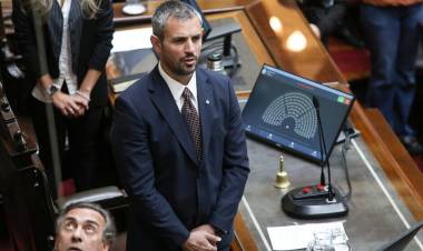 EL GOBIERNO PRESIONA PARA APROBAR BIENES PERSONALES, GANANCIAS Y LAS PRIVATIZACIONES