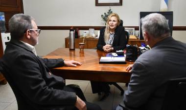 CONCEJALES MANTUVIERON UNA REUNIÓN CON LA GERENTE DEL BANCO NACIÓN SUCURSAL VILLA ÁNGELA