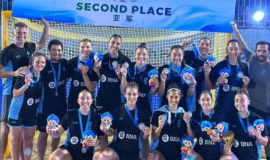 HANDBALL PLAYA: LA SELECCIÓN FEMENINA DE ARGENTINA SE QUEDÓ CON LA MEDALLA DE PLATA