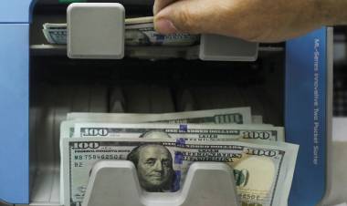 LOS DÓLARES FINANCIEROS SIGUEN SUBIENDO Y LA BRECHA CAMBIARIA SUPERÓ EL 50%