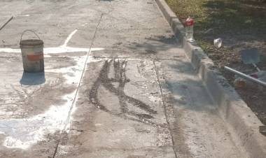 EL GOBIERNO PROVINCIAL LLEVA ADELANTE TRABAJOS DE PERFILADO Y ENRIPIADO EN DOS ARTERIAS CLAVES DE RESISTENCIA