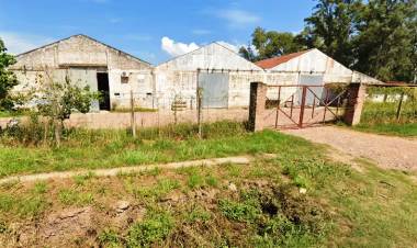 FEROZ INCENDIO EN CHACO: SE PRENDIERON FUEGO 4 GALPONES DEL CORREO ARGENTINO Y SE PERDIERON INSUMOS SANITARIOS ENVIADOS POR NACIÓN