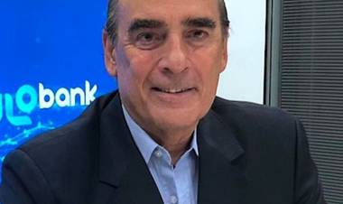 FRANCOS DICE QUE NO HABRÁ DEVALUACIÓN PERO PIDE "QUE LA GENTE LIQUIDE SUS DÓLARES"