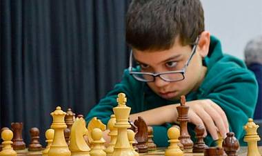 FAUSTINO ORO, DE DIEZ AÑOS, SE CONVIRTIÓ EN EL MAESTRO INTERNACIONAL DE AJEDREZ MÁS JOVEN DE LA HISTORIA 