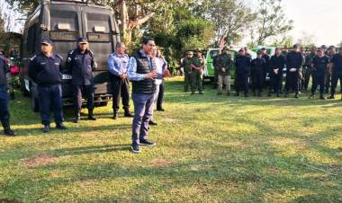 HORA DESPUÉS DE LOS ANUNCIOS DEL GOBERNADOR EL MINISTRO DE SEGURIDAD SUSPENDIÓ SUS ACTIVIDADES