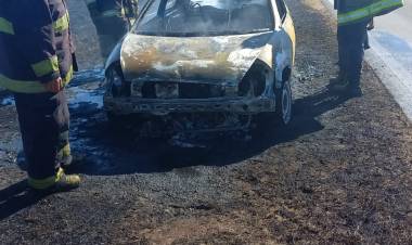 INCENDIO DE VEHÍCULO