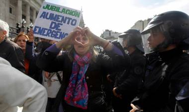 LA CLASE MEDIA ESTÁ CADA VEZ MÁS EMPOBRECIDA