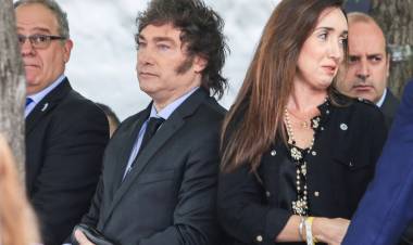 UN VIAJE A PARÍS PARA DEJAR ATRÁS LAS INTERNAS EN LA CIMA DEL PODER LIBERTARIO