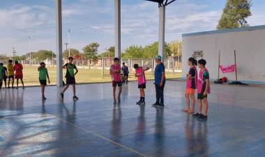 CON ACTIVIDADES EN PUERTO EVA PERÓN Y J.J CASTELLI, CONTINÚA CHACO JUEGA EN TODA LA PROVINCIA 