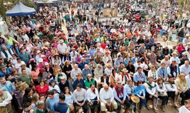 MULTITUDINARIO CIERRE DE LA CABALGATA DE LA FE: EL CHAQUEÑO PALAVECINO PRESENTE EN LA MÁXIMA EXPRESIÓN DE FE DEL NORTE ARGENTINO