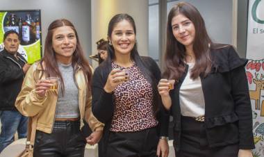 1ª DE AGOSTO: EL GOBIERNO RECIBIÓ A LOS TRABAJADORES ESTATALES CON LA TRADICIONAL CAÑA CON RUDA 