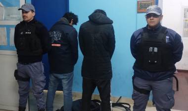 ATRAPARON A DOS ROBA CABLES QUE LOS HABIAN CORTADO MINUTOS ANTES 