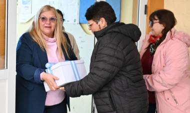 DELGADO COMPARTIÓ EL ACTO DEL DIA INTERNACIONAL DE LOS PUEBLOS INDÍGENAS CON ALUMNOS DE LA UEP N°72 "CACIQUE PELAYO"