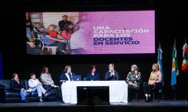 ALFABETIZACIÓN INICIAL: LA ESPECIALISTA FLORENCIA SALVAREZZA, LOS EQUIPOS TÉCNICOS Y DE GESTIÓN DEL MINISTERIO DE EDUCACIÓN ABORDARON ASPECTOS CLAVES