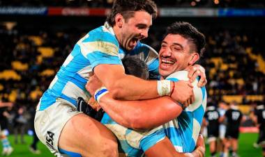 LOS PUMAS METIERON UN BATACAZO INOLVIDABLE ANTE LOS ALL BLACKS