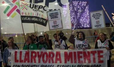 LLARYORA EN SU LABERINTO