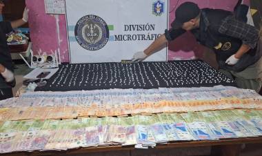 ALLANAMIENTOS SIMULTÁNEOS EN EL BARRIO 13 DE DICIEMBRE: SECUESTRARON COCAÍNA Y MÁS DE $4 MILLONES EN EFECTIVO