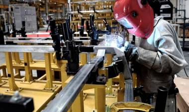 ¿LA INDUSTRIA METALURGICA TOCÓ SU PISO?