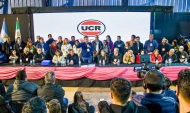 ZDERO MARCA EL CAMINO: MIENTRAS EL PERONISMO SE DIVIDE, LA UCR SE CONSOLIDA Y UNIFICA EN EL CHACO