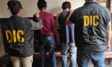 RETIENEN A UNA PAREJA INVOLUCRADA EN UN SUPUESTO ROBO A MANO ARMADA