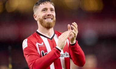 IKER MUNIAIN YA SE PRUEBA LA CAMISETA DE SAN LORENZO