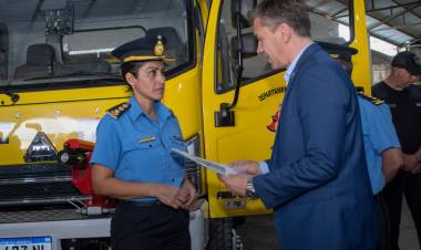 ZDERO INAUGURÓ LAS REFACCIONES EN LA ESTACIÓN DE BOMBEROS Y ANUNCIÓ LA INCORPORACIÓN DE NUEVOS AGENTES