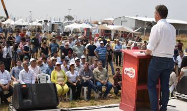 PAMPA DEL INFIERNO: EL GOBERNADOR ZDERO DIO APERTURA A LA 1º EXPO AGRONEA PAMPA 2024 “INNOVACIÓN SIN FRONTERAS”
